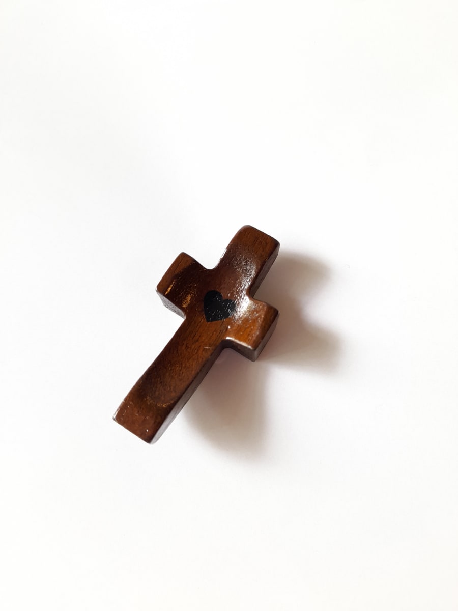 CRUZ DE MANO HUNDIDA2