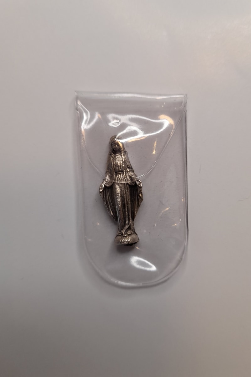 VIRGEN MILGROSA EN ESTUCHE1