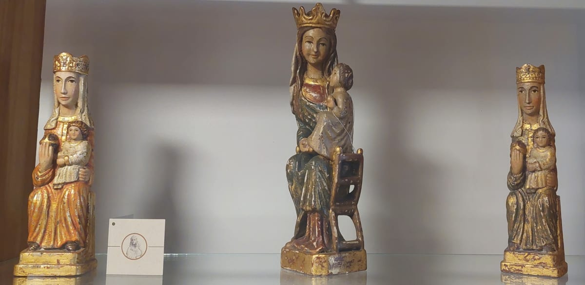 VIRGEN ROMANICA CH MADERA 22 CM2