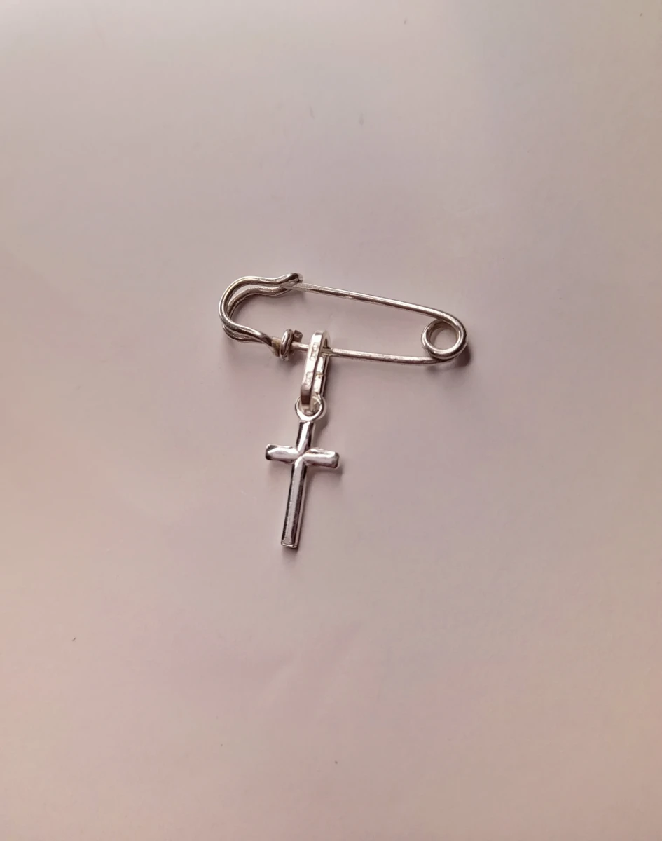 CRUZ CON ALFILER DE PLATA1