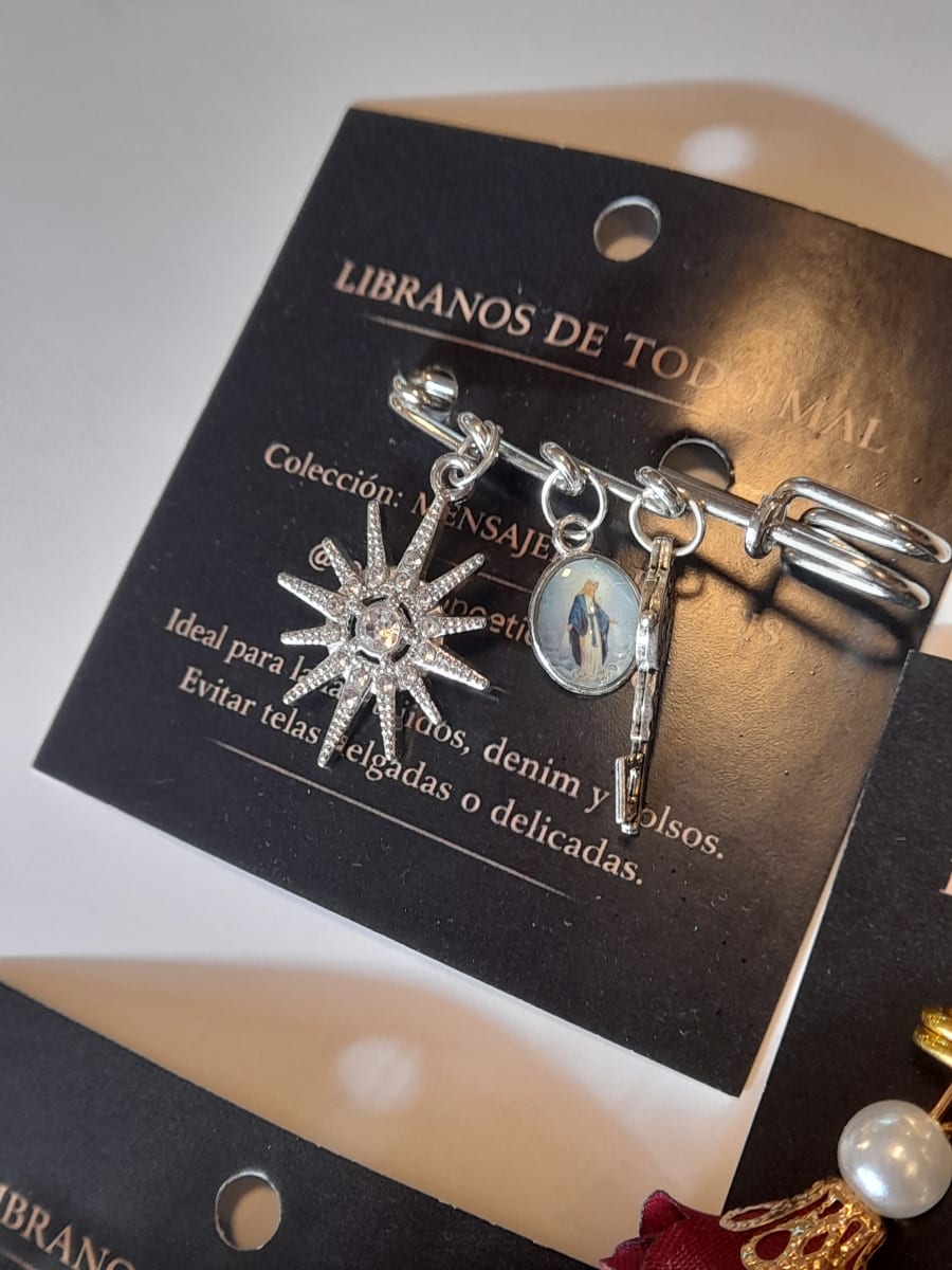 PRENDEDOR CON MEDALLAS1