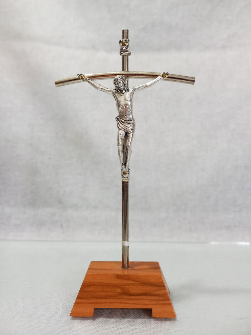 CRUZ TUBULAR BASE MADERA OLIVO GRANDE1