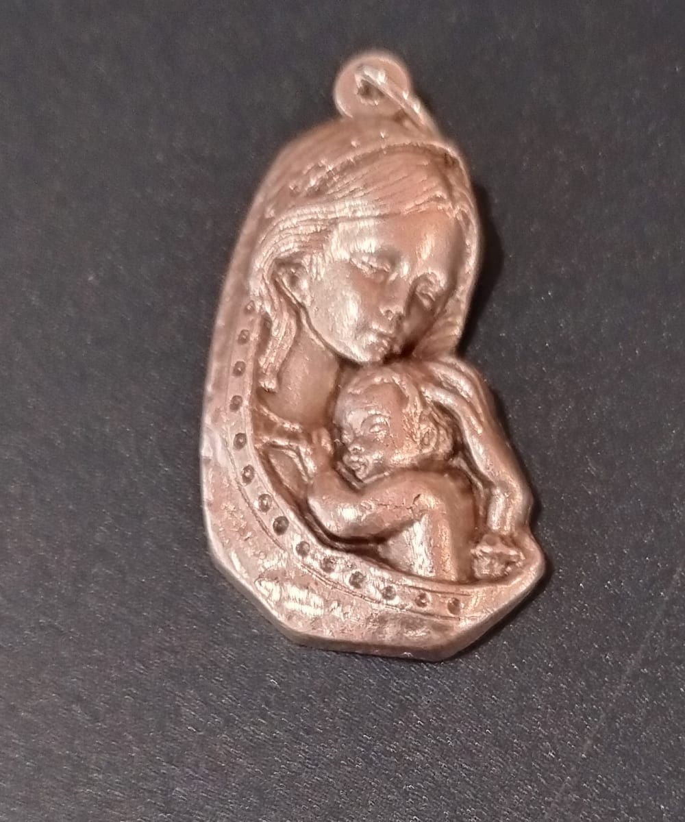 MEDALLA VIRGEN MANTO1