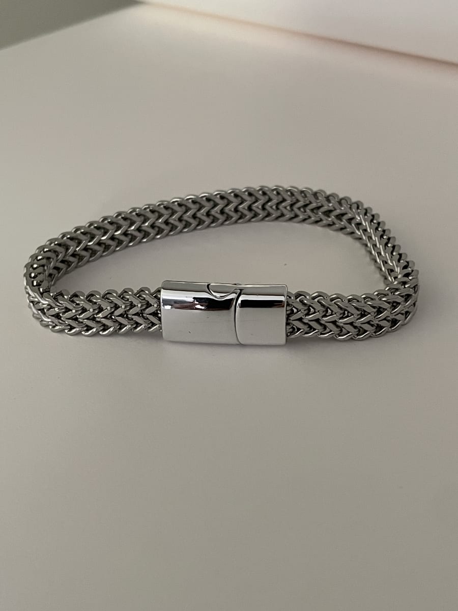 PULSERA DE ACERO INOXIDABLE TRENZADA CON HEBILLA CON IMÁN1