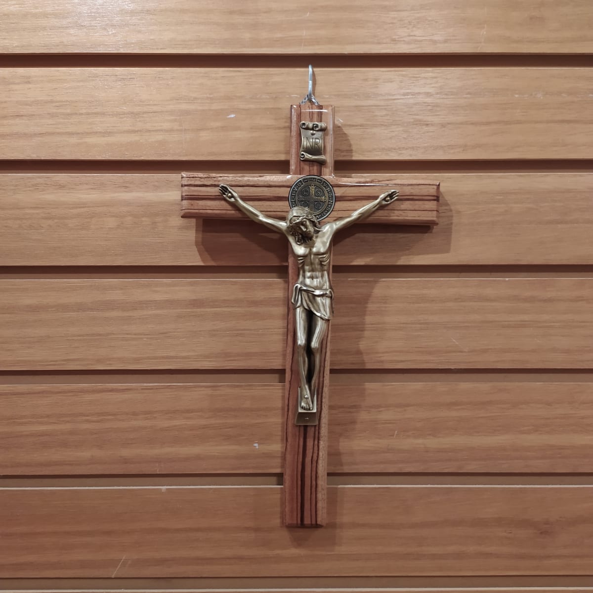 CRUZ GRANDE CON CAJA1