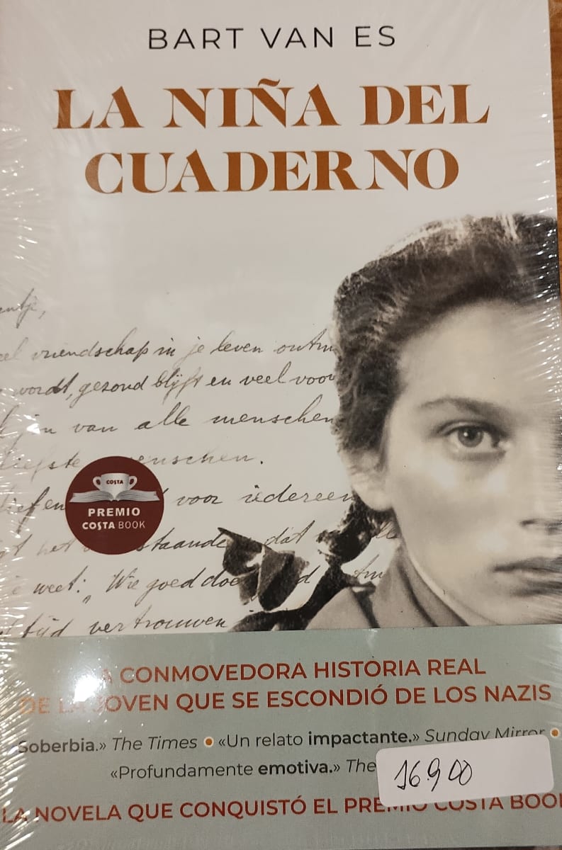 LA NIÑA DEL CUADERNO1