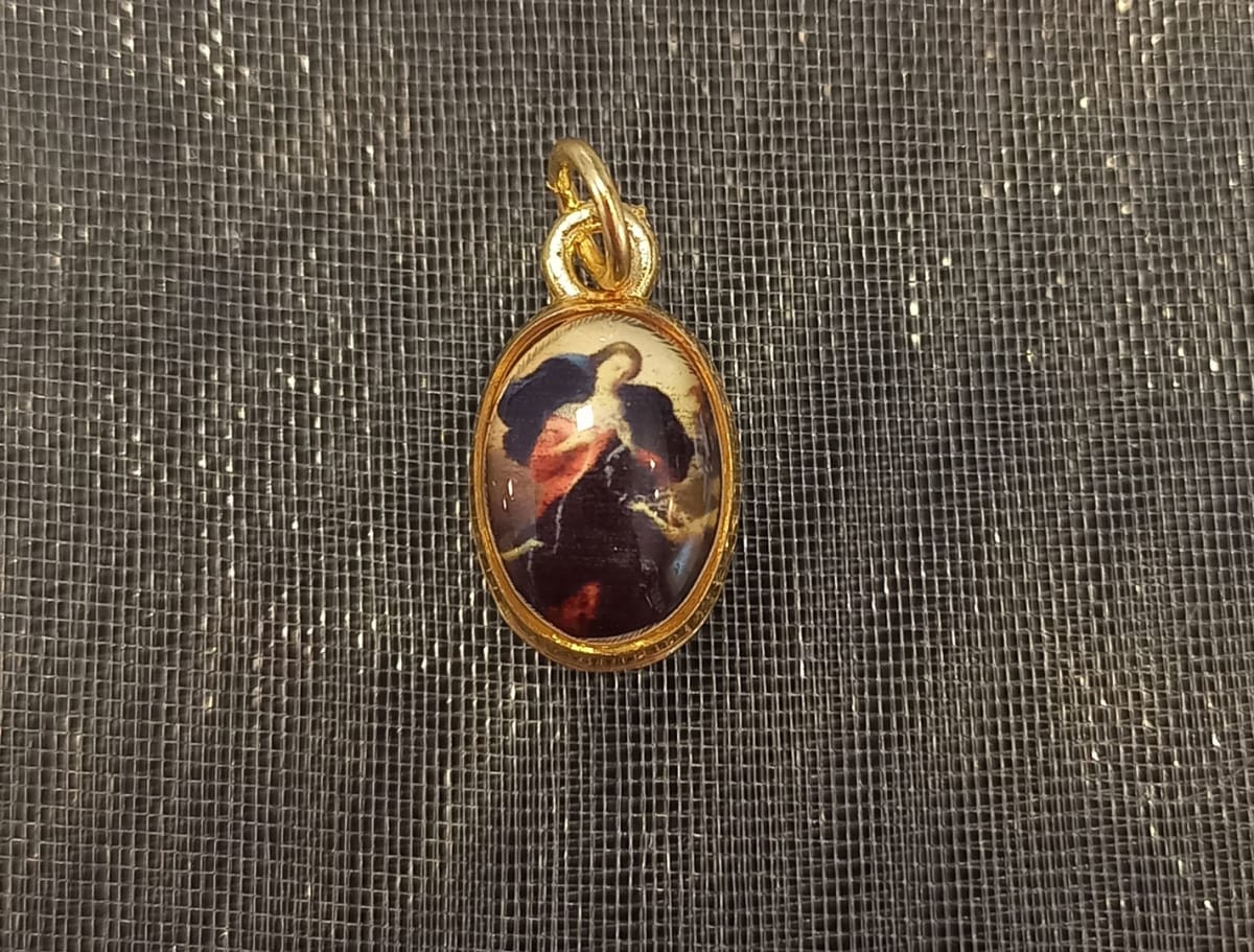 MEDALLA PEQUEÑA DORADA DIFERENTESIMAGENES7