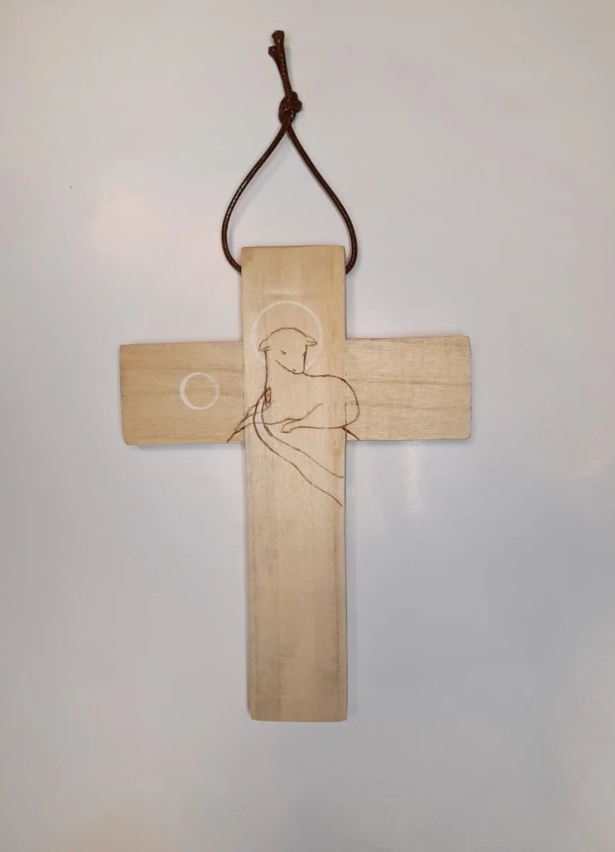 CRUZ CON CORDERO PIROGRABADO1