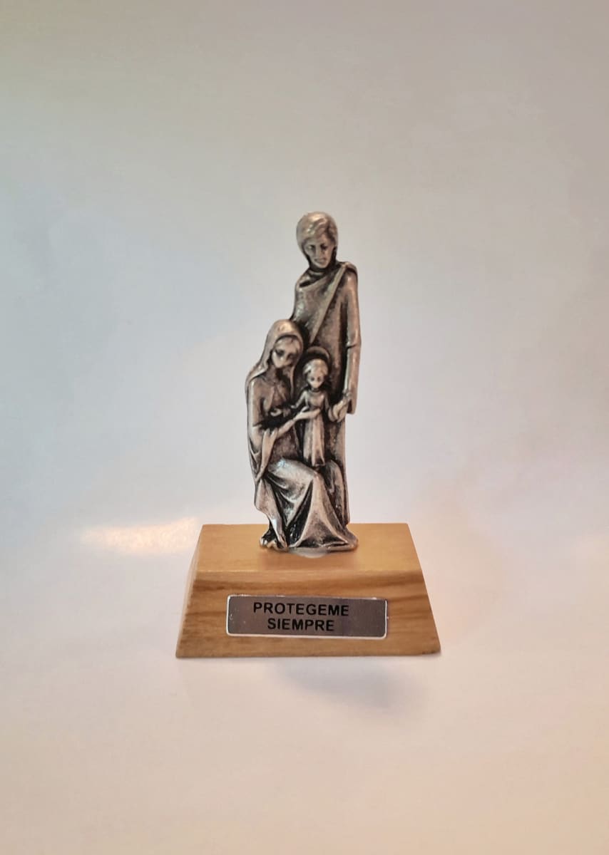 ESTATUILLA SAGRADA FAMILIA CON BASE DE MADERA1