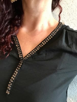 BLUSA SATIN CON BORDADO LENTEJUELA BLUSA SATIN CON BORDADO LENTEJUELA