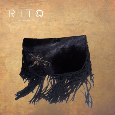 CARTERA FLECOS CUERO PELO CORTO BORDADO LIBELULA NEGRO CARTERA FLECOS CUERO PELO CORTO BORDADO LIBELULA NEGRO
