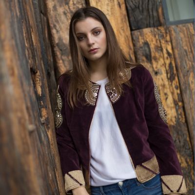 CHAQUETA VELVET BORDADA CON CIRCULOS - ROJO CHAQUETA VELVET BORDADA CON CIRCULOS - ROJO
