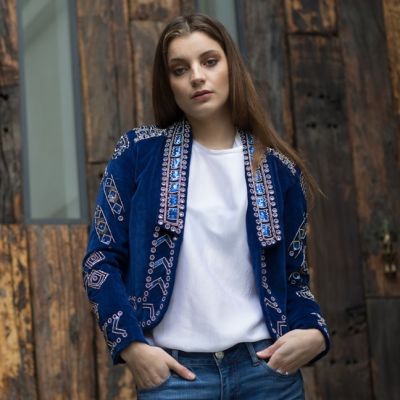 CHAQUETA VELVET SOLAPA BORDADOS ETNICOS - AZUL CHAQUETA VELVET SOLAPA BORDADOS ETNICOS - AZUL