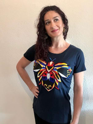 POLERA AZUL BORDADO MARIPOSA POLERA AZUL BORDADO MARIPOSA