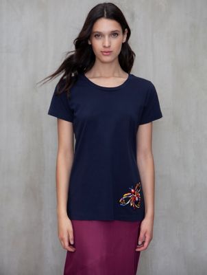 POLERA BORDADO MARIPOSA POLERA BORDADO MARIPOSA