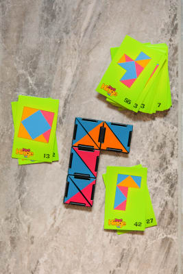 IVAN'S HINGE, JUEGO DE INGENIO