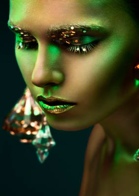 Cuadro mujer belleza verde 80x120