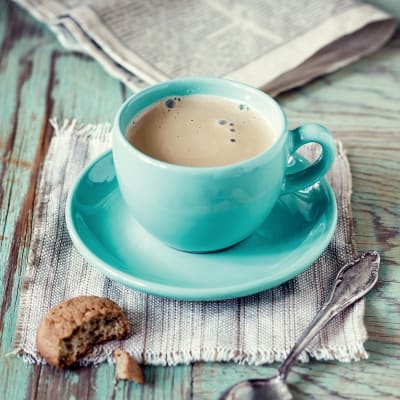 Taza de café turquesa