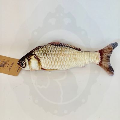 Pez carpa con catnip Pez carpa con catnip