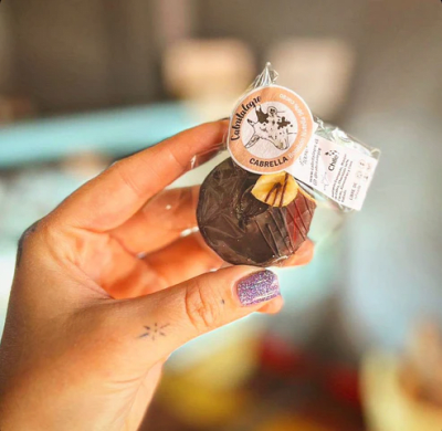 CABRELLA Bombón de Leche de Cabra con Avellanas - 30g - Cabritalegre