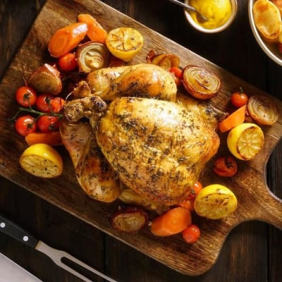 POLLO entero 2kg aprox - PREMIUM libre de hormonas, antibióticos y balanceados