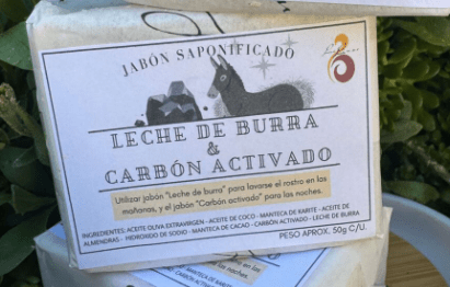 PACK ACNÉ - JABÓN con LECHE DE BURRA sin aroma (50 g) + JABÓN CARBÓN ACTIVADO (50 g) - La Linne1