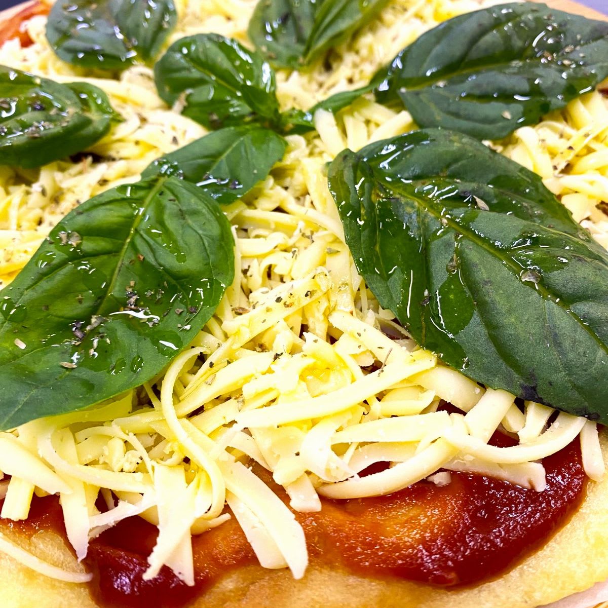 PIZZA MARGHERITA de HARINA DE ALMENDRAS KETO Espacio Regenera