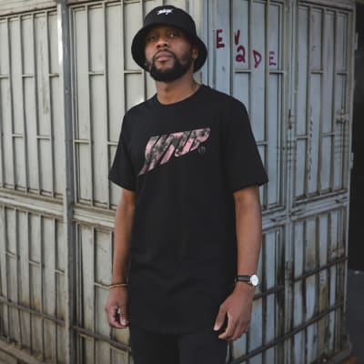 POLERA LONGFIT NEGRA WTUP TIE DYE POLERA LONGFIT NEGRA WTUP TIE DYE
