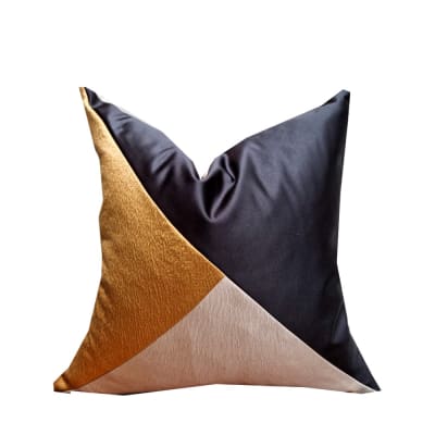 COJIN TRICOLOR NEGRO SATINADO OCRE Y BEIGE TEXTURIZADO COJIN TRICOLOR NEGRO SATINADO OCRE Y BEIGE TEXTURIZADO