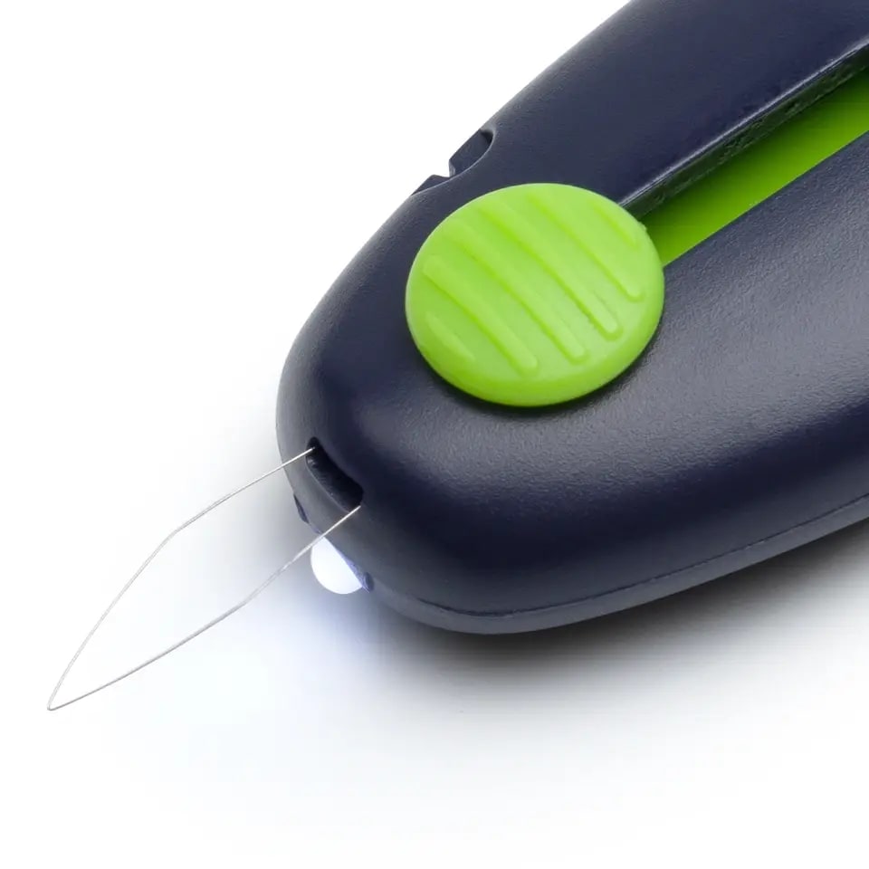 ENHEBRADOR DE AGUJAS CON LED3