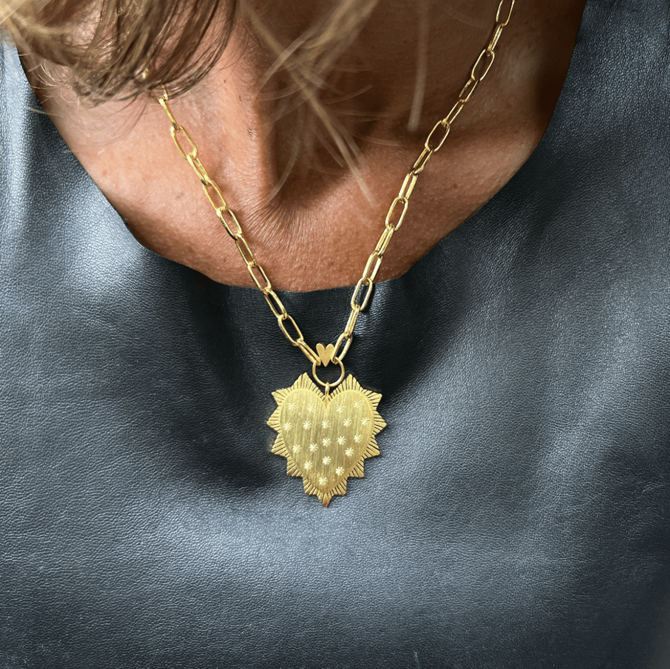 Collares