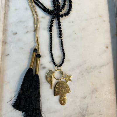 COLLAR NEGRO HONGOS1