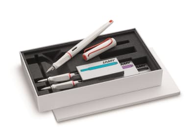 015 Set Pluma Joy White + Red 1,5 bl Joy Ed. Esp. Set2