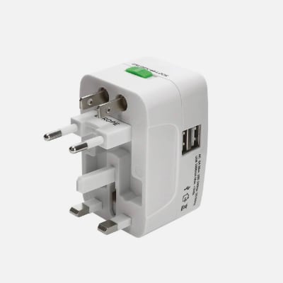 ADAPTADOR UNIVERSAL DE ENCHUFE C/USB TL356 TECNOLAB1