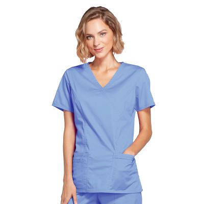 Top Cherokee cuello V tradicional Celeste1