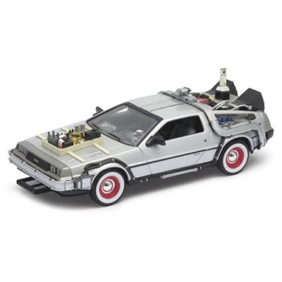 BACK TO THE FUTURE III DELOREAN BACK TO THE FUTURE III DELOREAN
