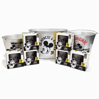 Pack con Hielera Ovalada + Balde Grande + BALDE MULTIUSO MEDIANO + 6 Vasos chicos Pack con Hielera Ovalada + Balde Grande + BALDE MULTIUSO MEDIANO + 6 Vasos chicos