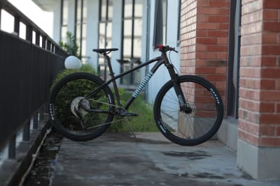 Bicicleta AXC 2 Bitter Chocolate Bicicleta AXC 2 Bitter Chocolate