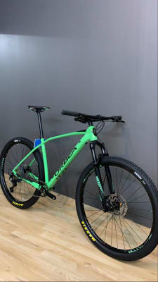 Bicicleta Alma 29 H30 2020 Menta / Negro Bicicleta Alma 29 H30 2020 Menta / Negro