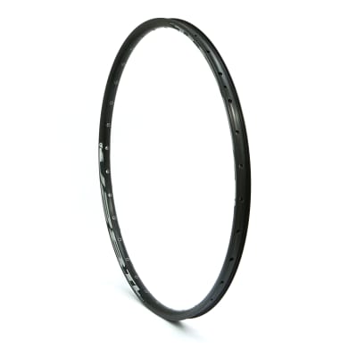 Llanta U28 Negra