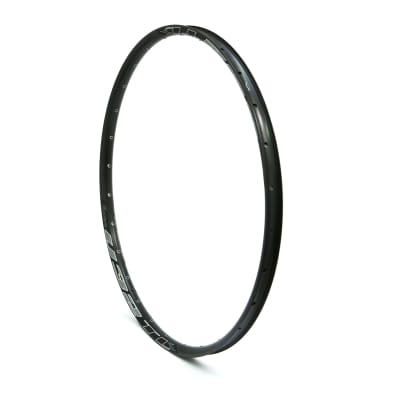 Llanta U32 Tl Negra FV Llanta U32 Tl Negra FV