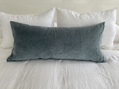 Cojín Terciopelo Abelia 90 Denim Cojín Terciopelo Abelia 90 Denim