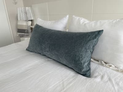 Cojín Terciopelo Abelia 90 Denim Cojín Terciopelo Abelia 90 Denim
