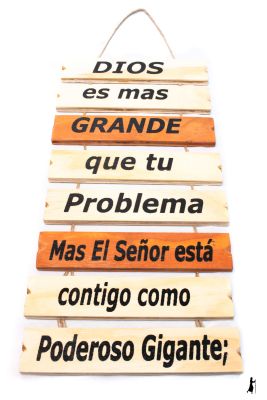 Más grande que tu problema - Escalera de madera Más grande que tu problema - Escalera de madera