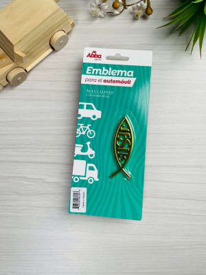 EMBLEMA PARA AUTO 8 CM ICHTUS CON JESUS