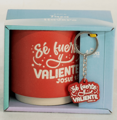 TAZA SE FUERTE Y VALIENTE 14 OZ CON LLAVERO DE CAUCHO