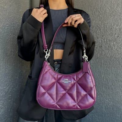 Cartera Coach Crossbody y Shoulder Bag acolchada morada1