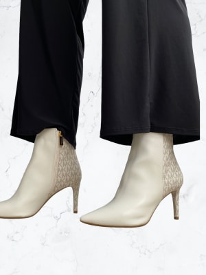 Botines Michael Kors Blanco con mitad monograma vainilla