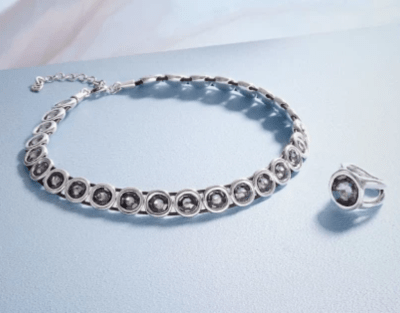 Collar Uno de 50 tipo choker con cristales redondos grafito1