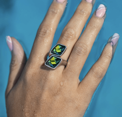 Anillo Uno de 50 plateado Dos cristales verde turquesa1